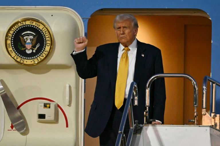 Commerce et défense dominent la visite de Trump au Japon