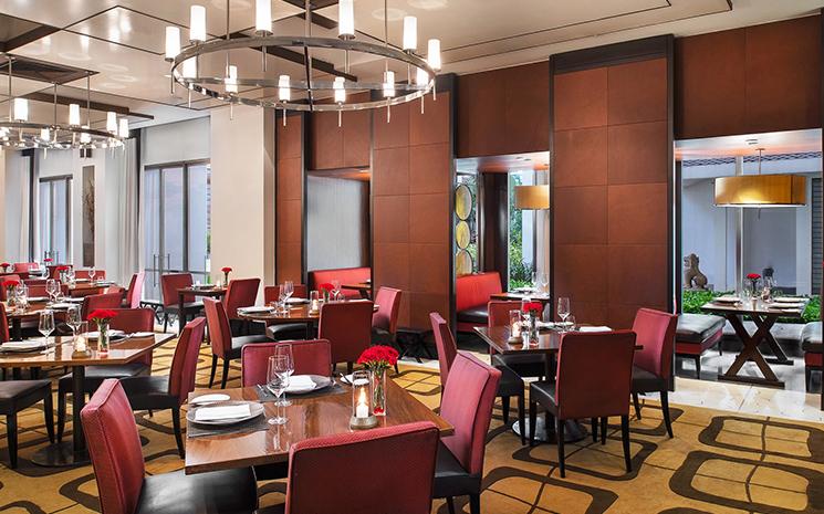 Intérieur du restaurant Madison Bangkok conçu par l'architecte new-yorkais Tony Chi