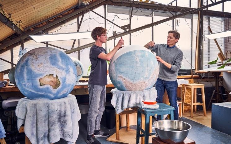 Making_Credit-Photographer_Euan_Myles__Bellerby_and_Co_Globemakers_Subject_Riley_Peter_Large_Globe_Globemaking_1
