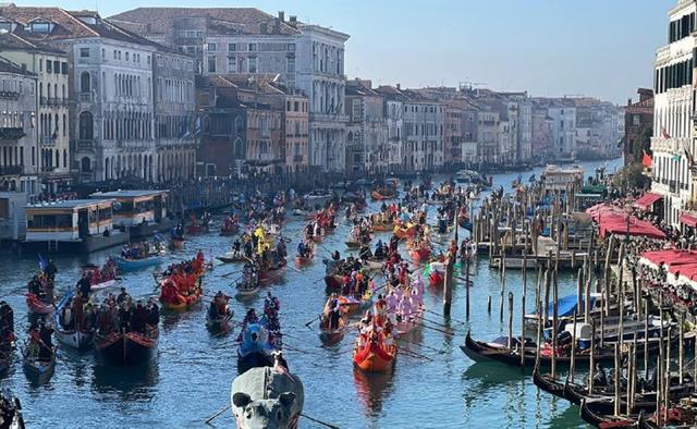 cortège_festival_venise
