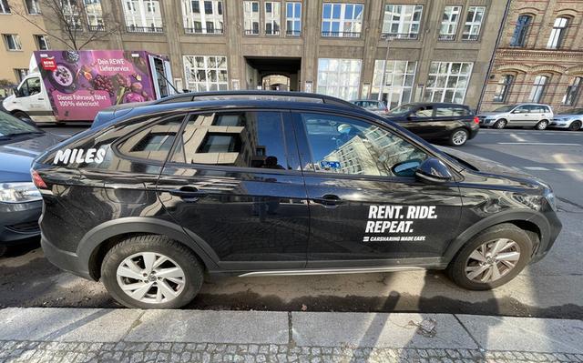 une voiture MILES