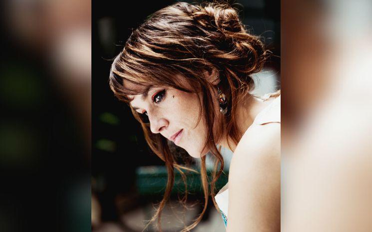 Photo portrait de la chanteuse Zaz