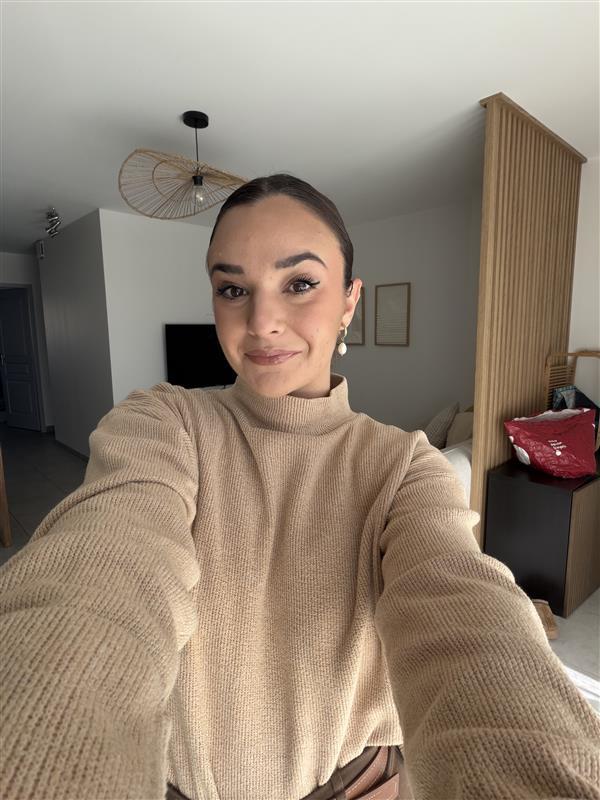 melanie seule agence autour des dunes