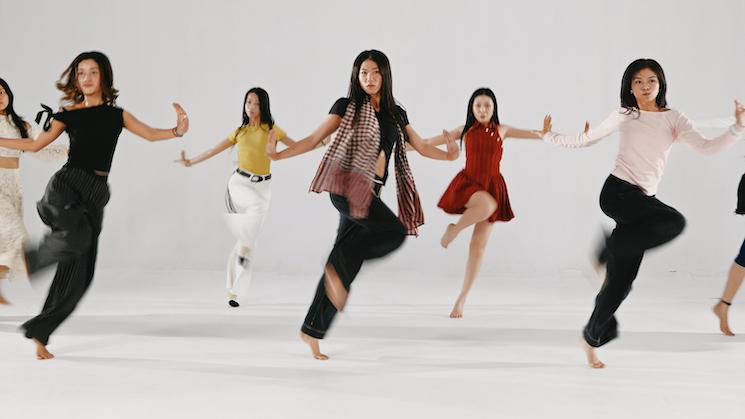 A Little Bit All Over The Place : la danse contemporaine cambodgienne s’empare de Tiktok