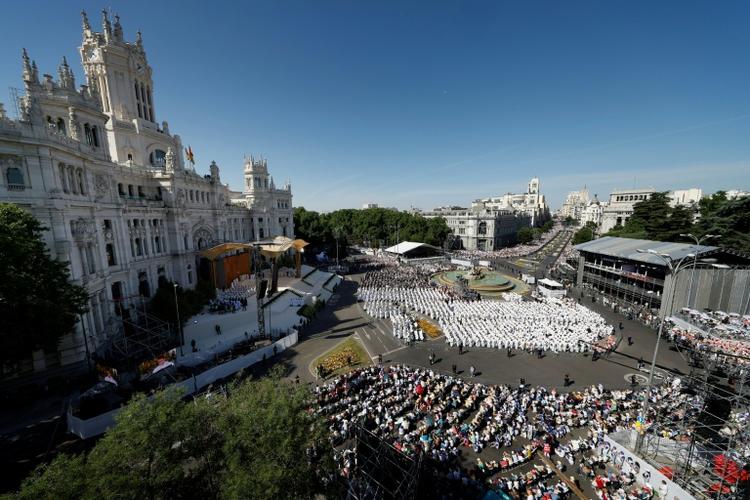 Plus de 1,2 million de fidèles assistent à une messe de Léon XIV en plein centre de Madrid