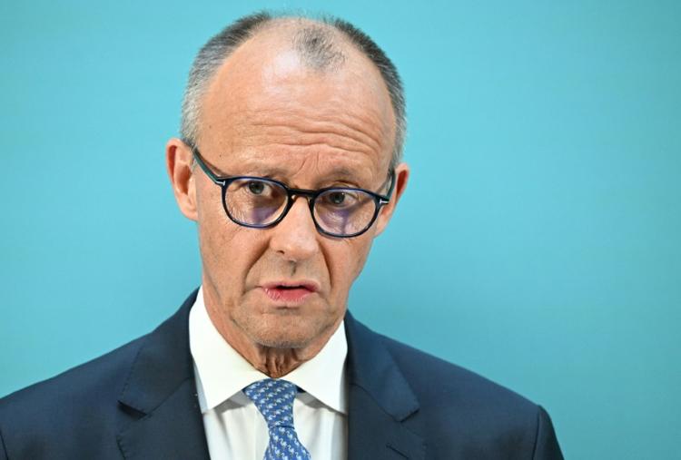 Après un remaniement chaotique, le chancelier allemand promet de "mieux faire"