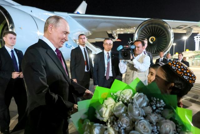 Poutine propose son aide pour mettre fin au conflit avec l'Iran
