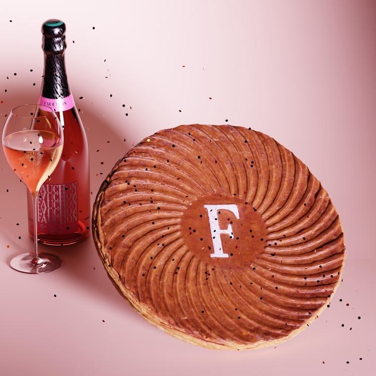 galette faucon bouteille de vin rose
