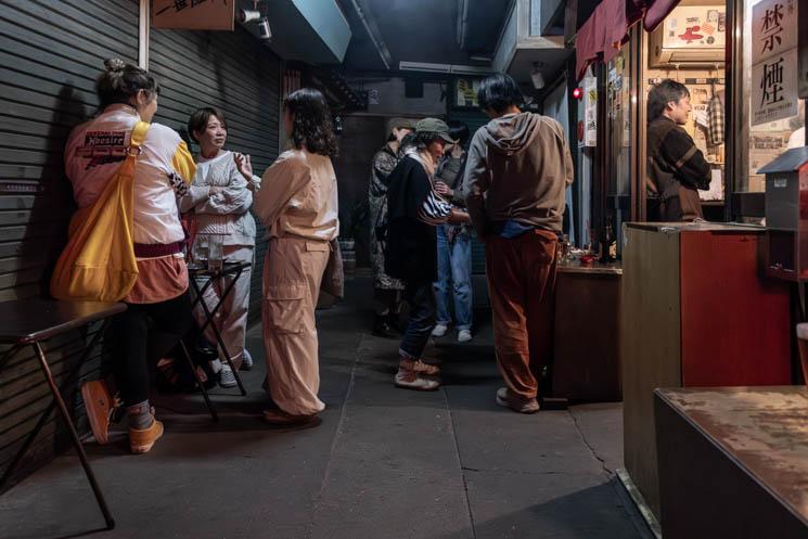 extérieur d'un izakaya de quartier